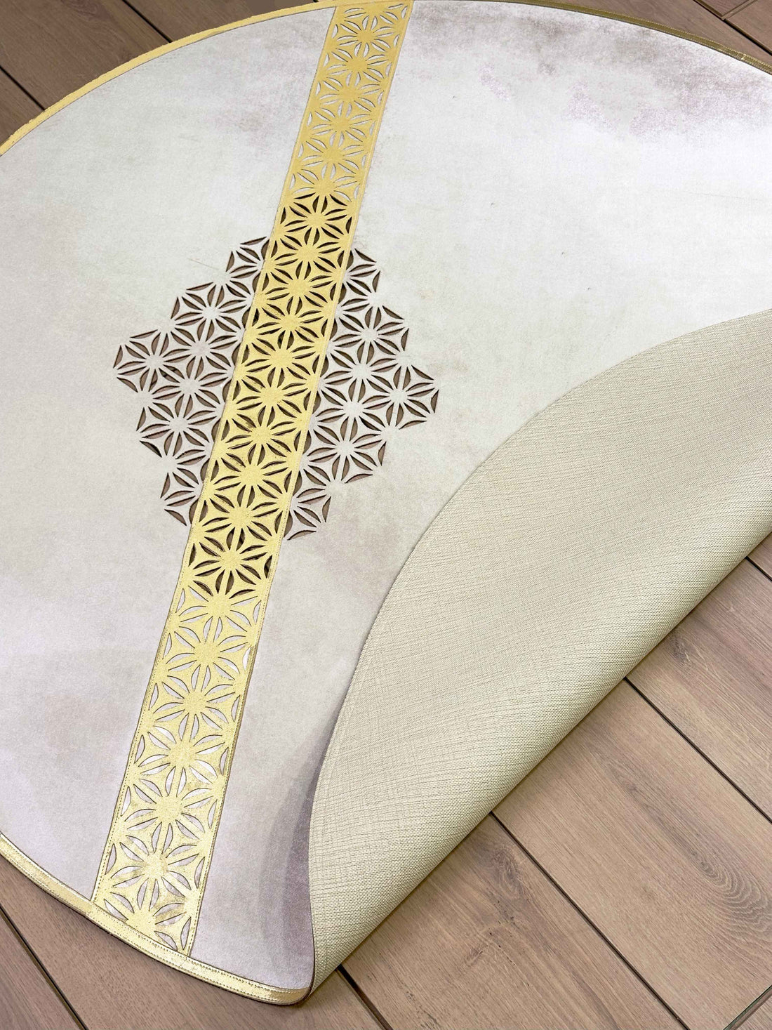 Yildiz Round Rug