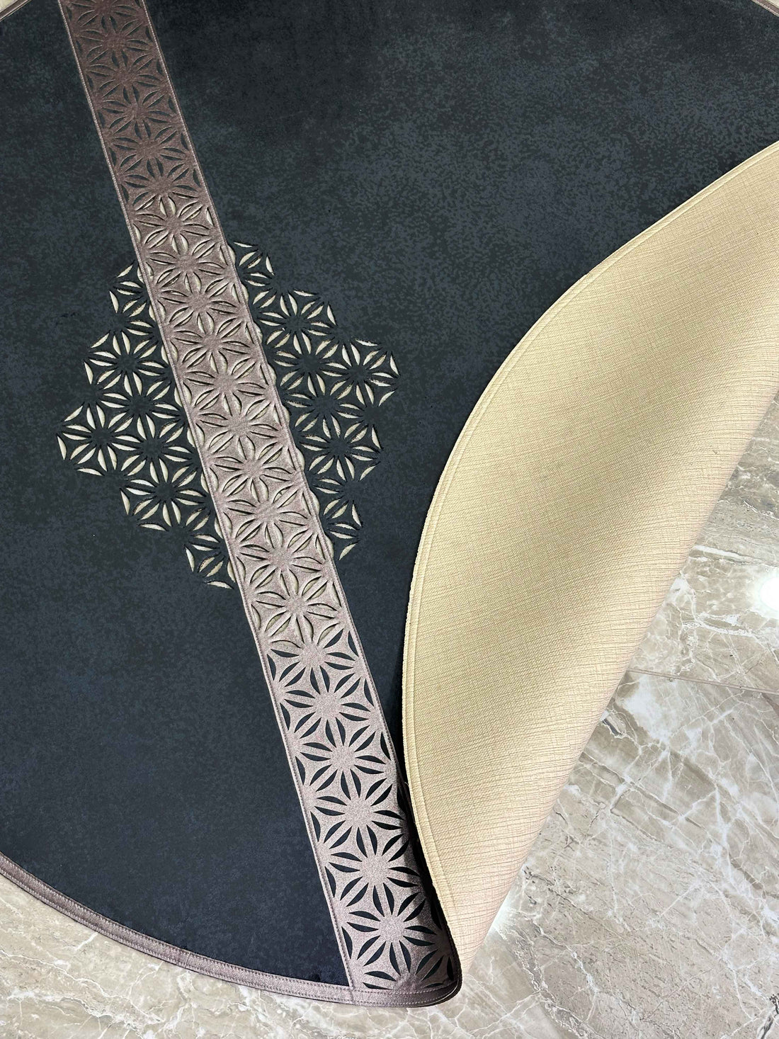 Yildiz Round Rug