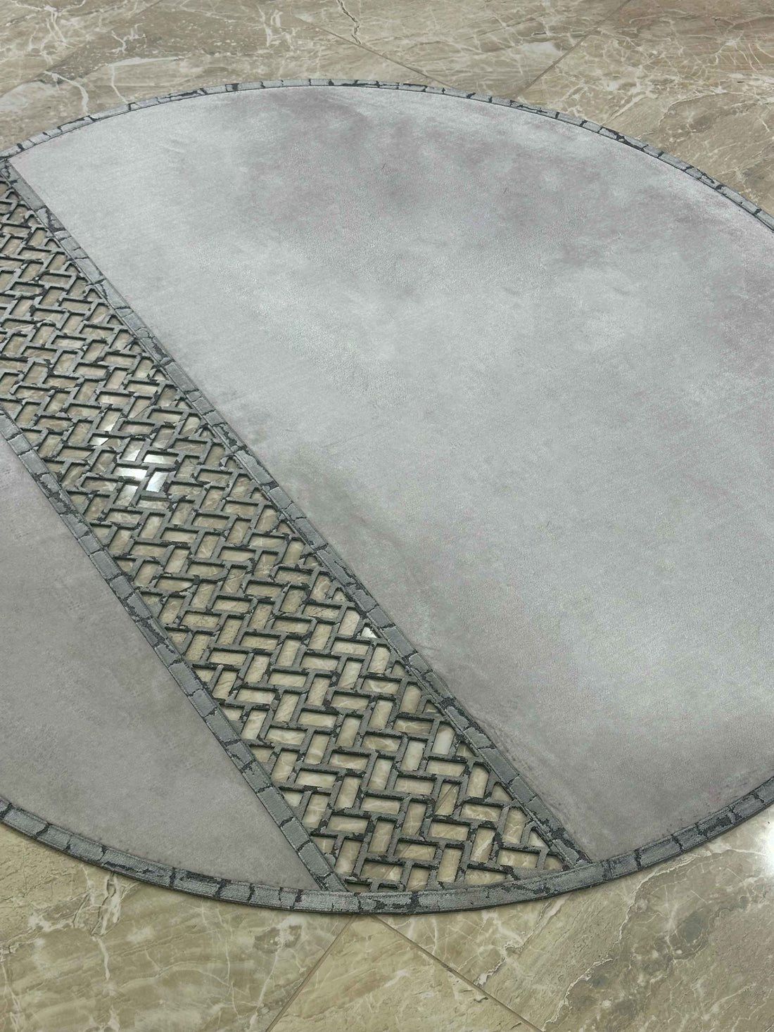 Tilbe Round Rug