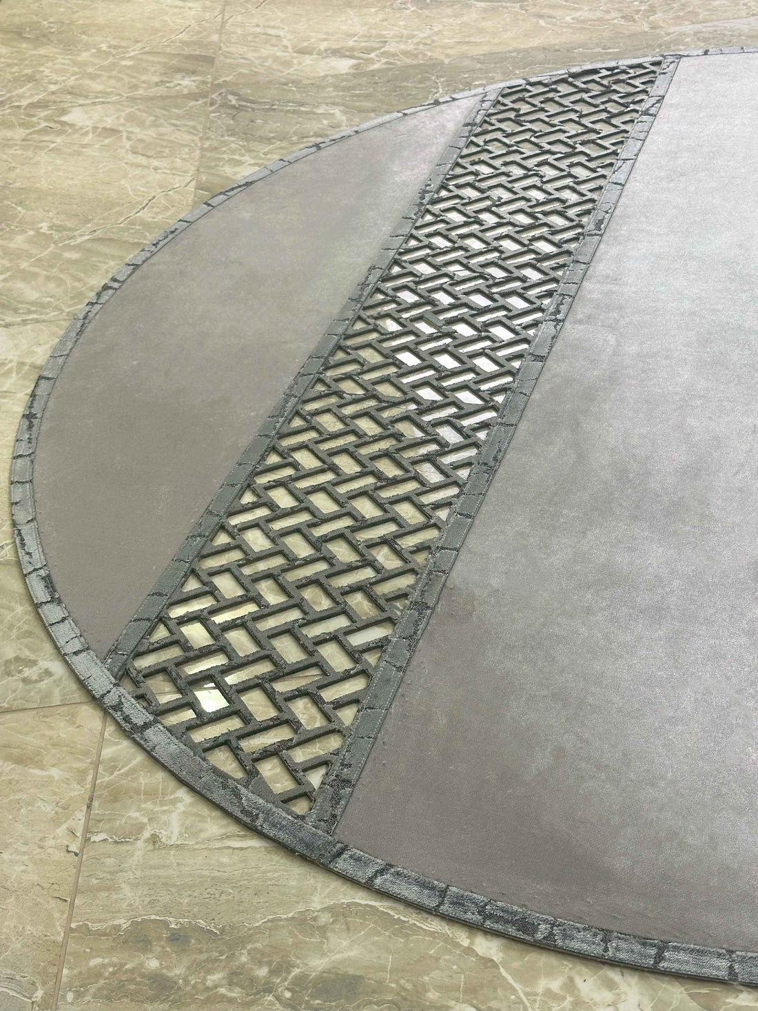 Tilbe Round Rug