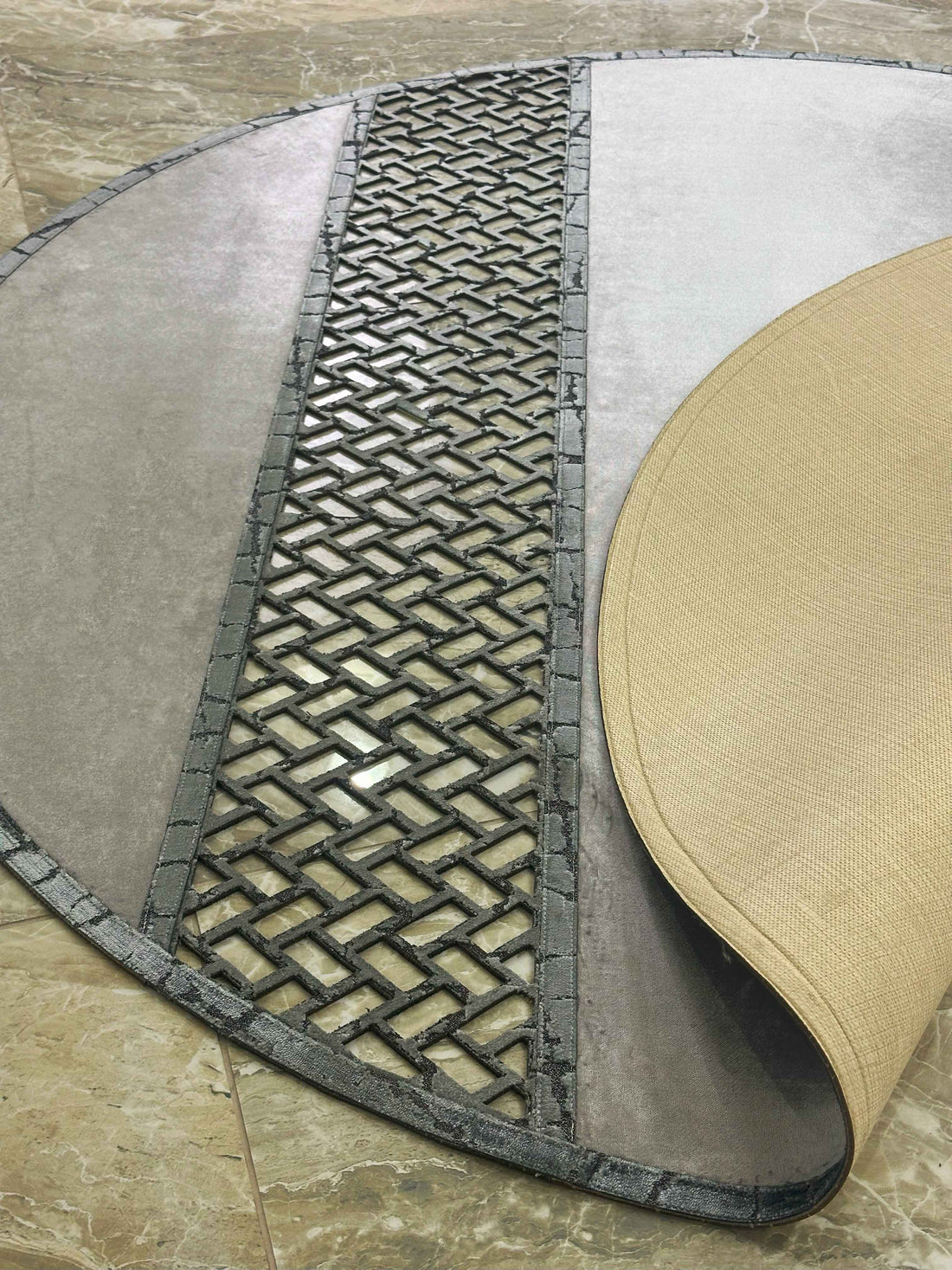 Tilbe Round Rug