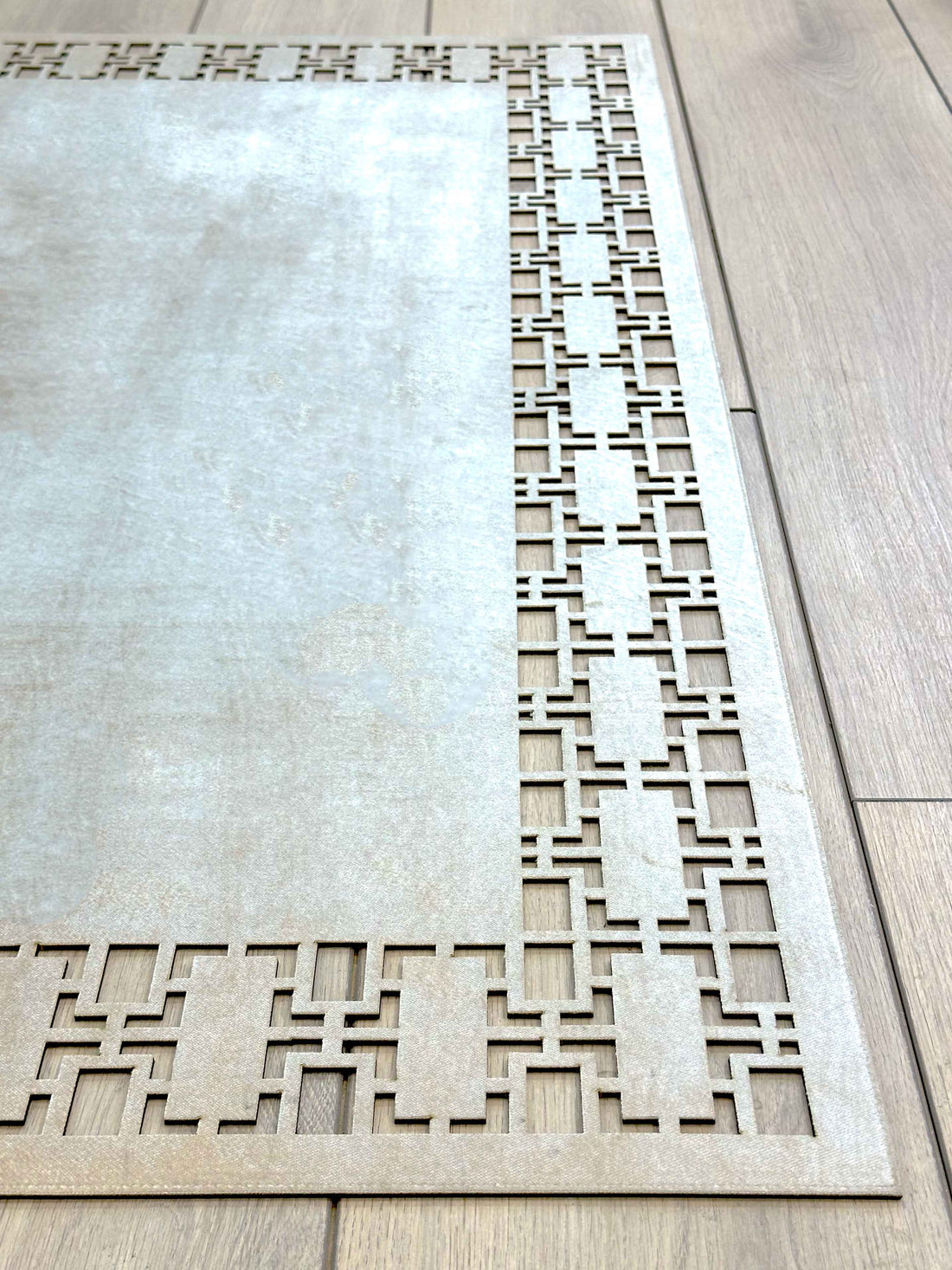 Emel Rug