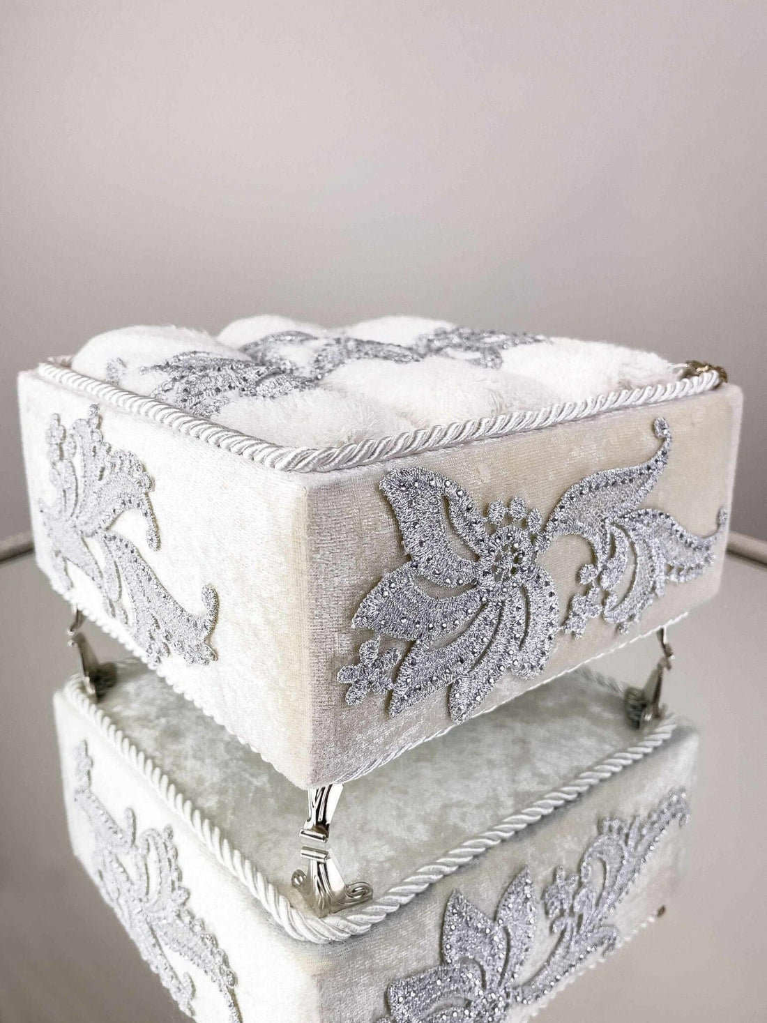 Ayla Silver Towel Box Set