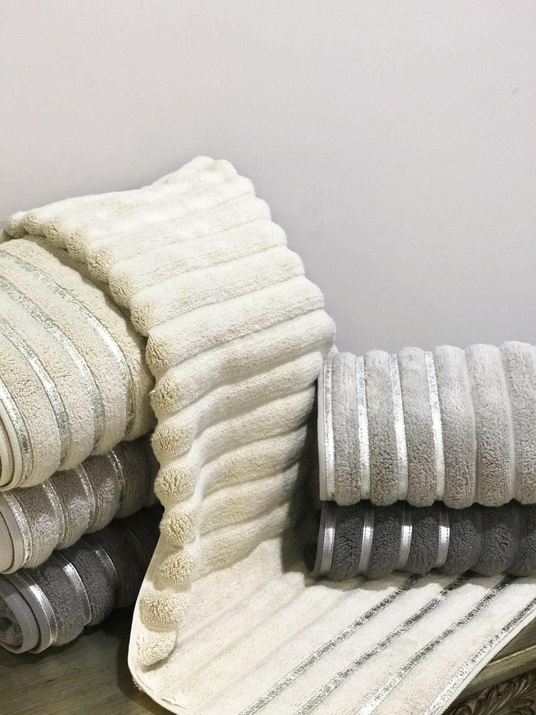 Bera Towel Set