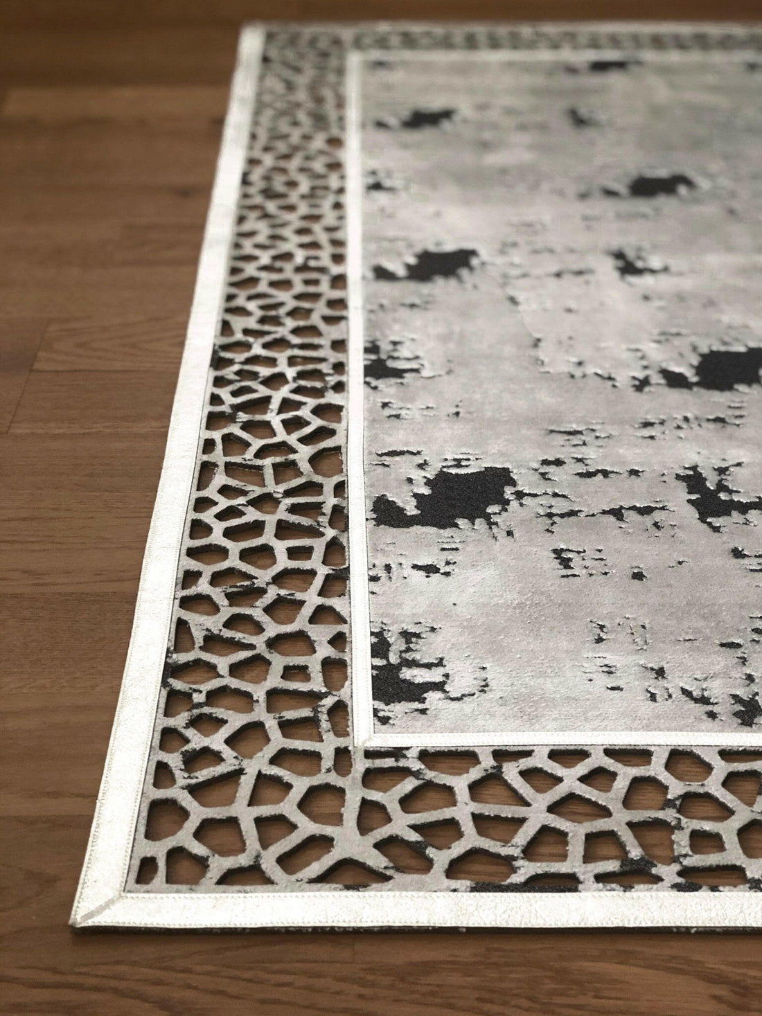 Esin Rug