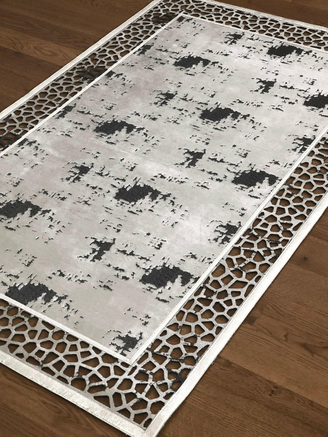 Esin Rug