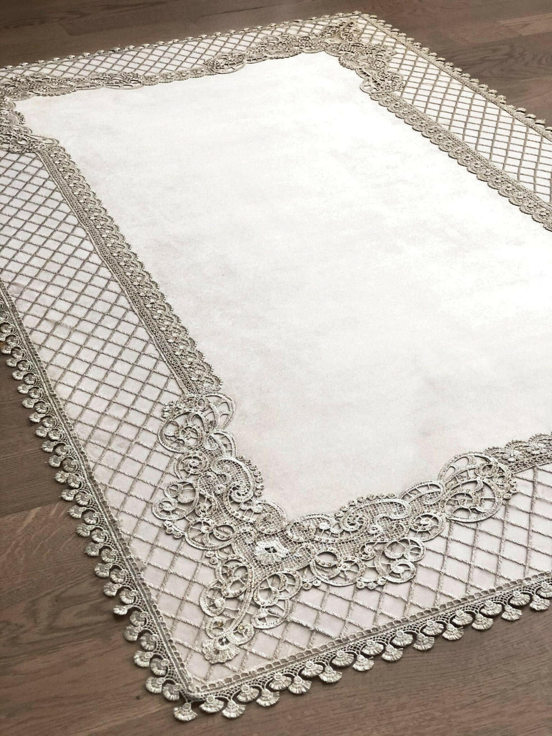 Esra Rug