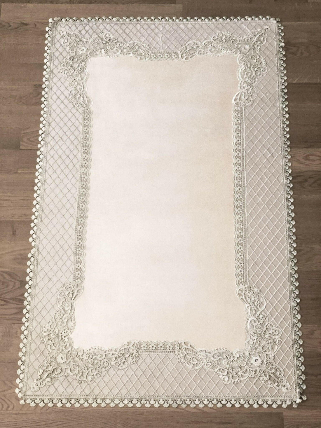 Esra Rug
