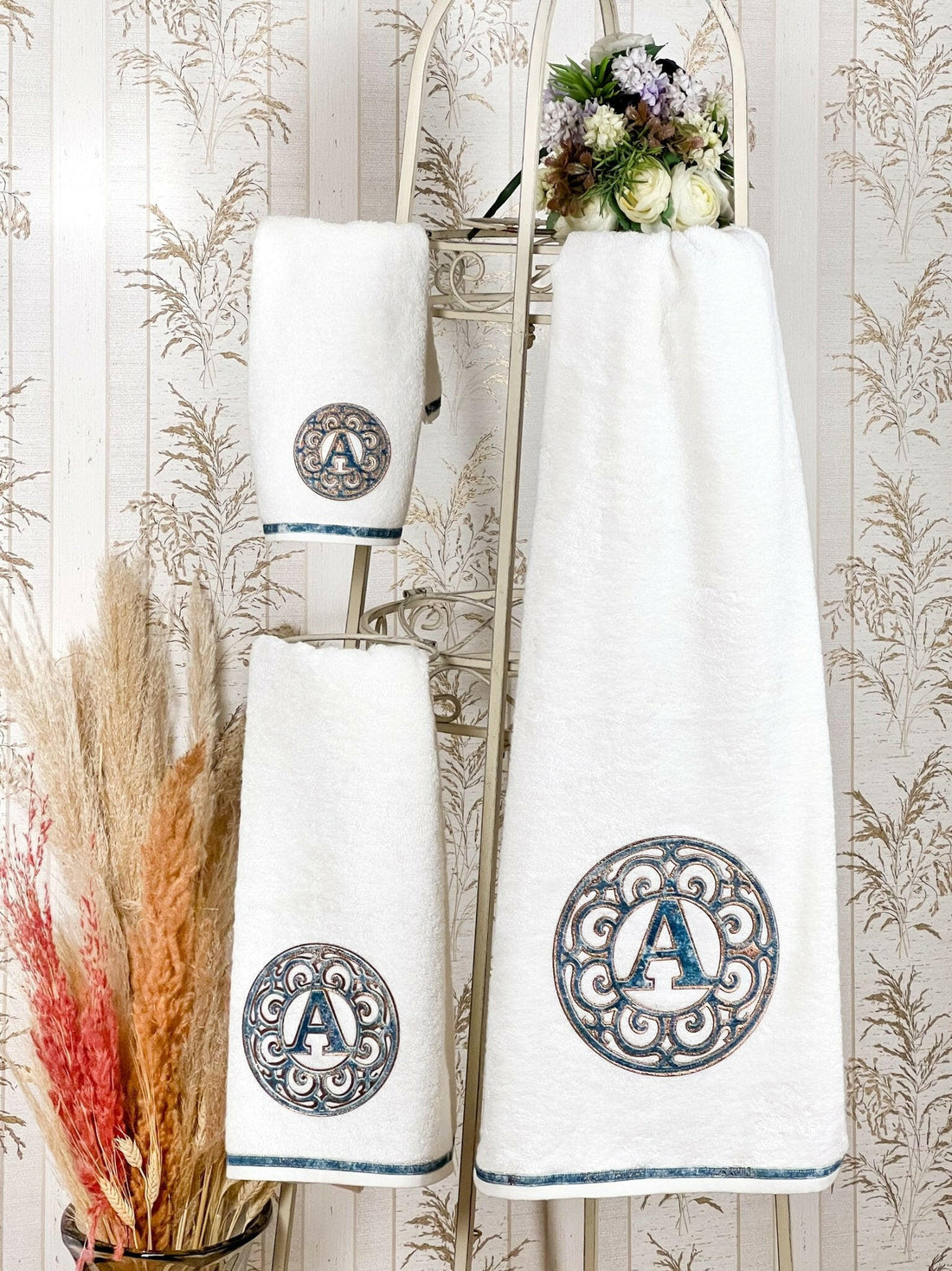 Personalized Initial Lyra Towel Set