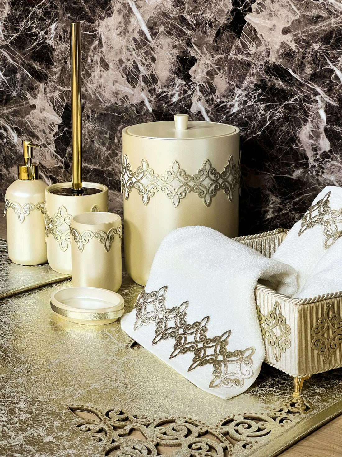 Sena Gold Bathroom Set