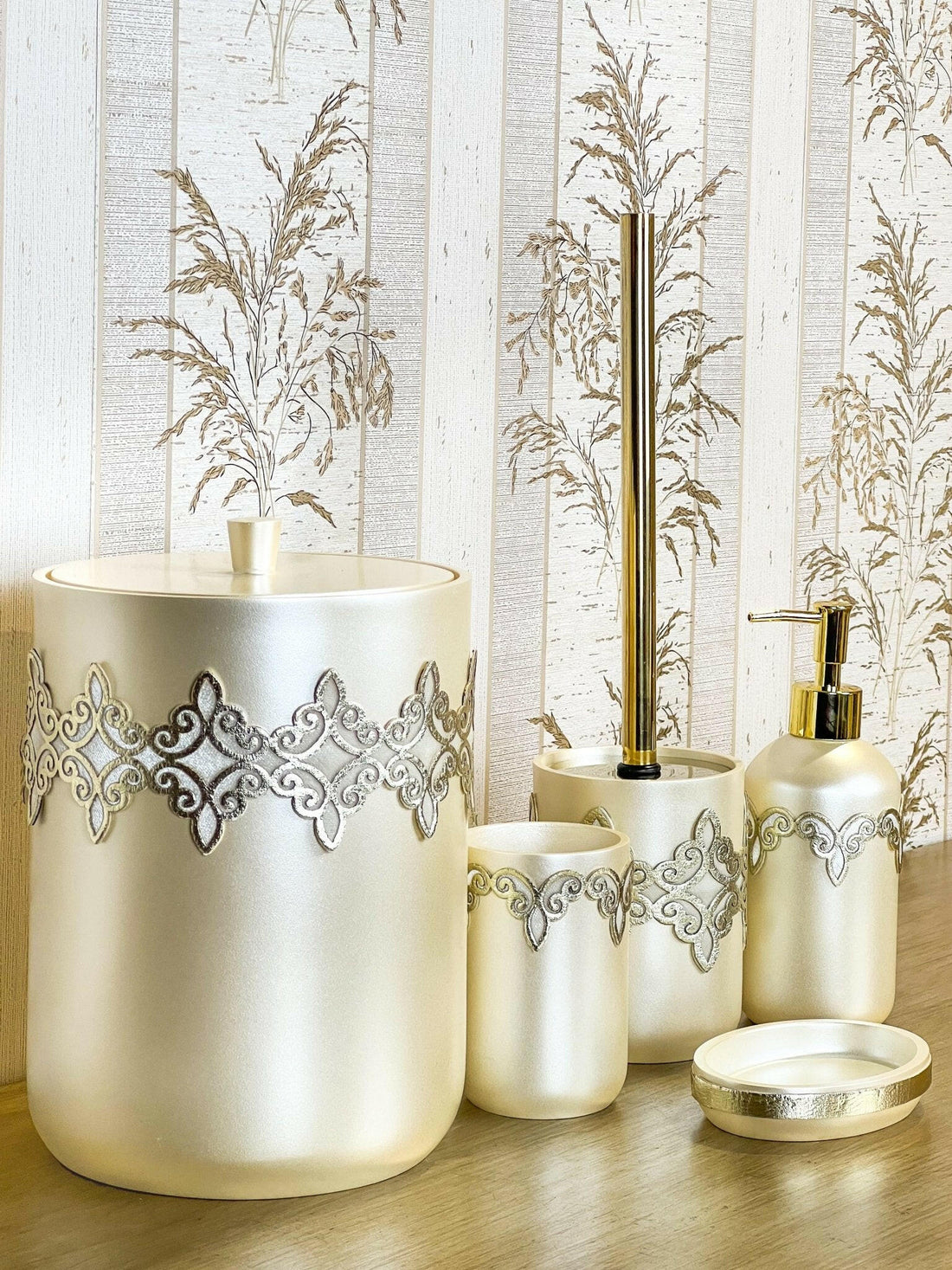 Sena Gold Bathroom Set