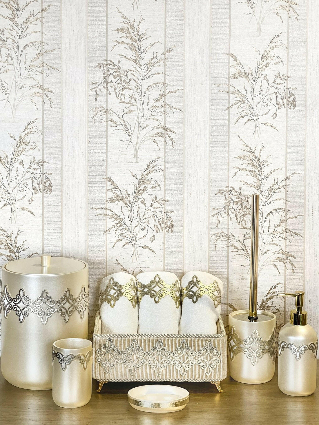 Sena Gold Bathroom Set