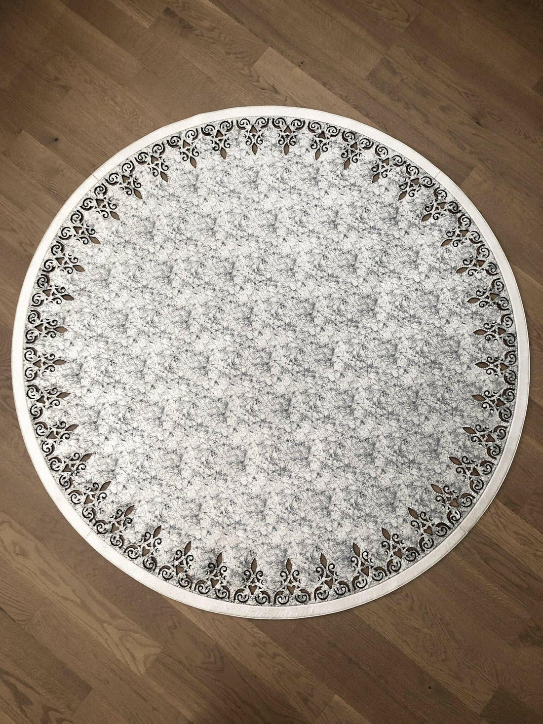 Sena Round Rug