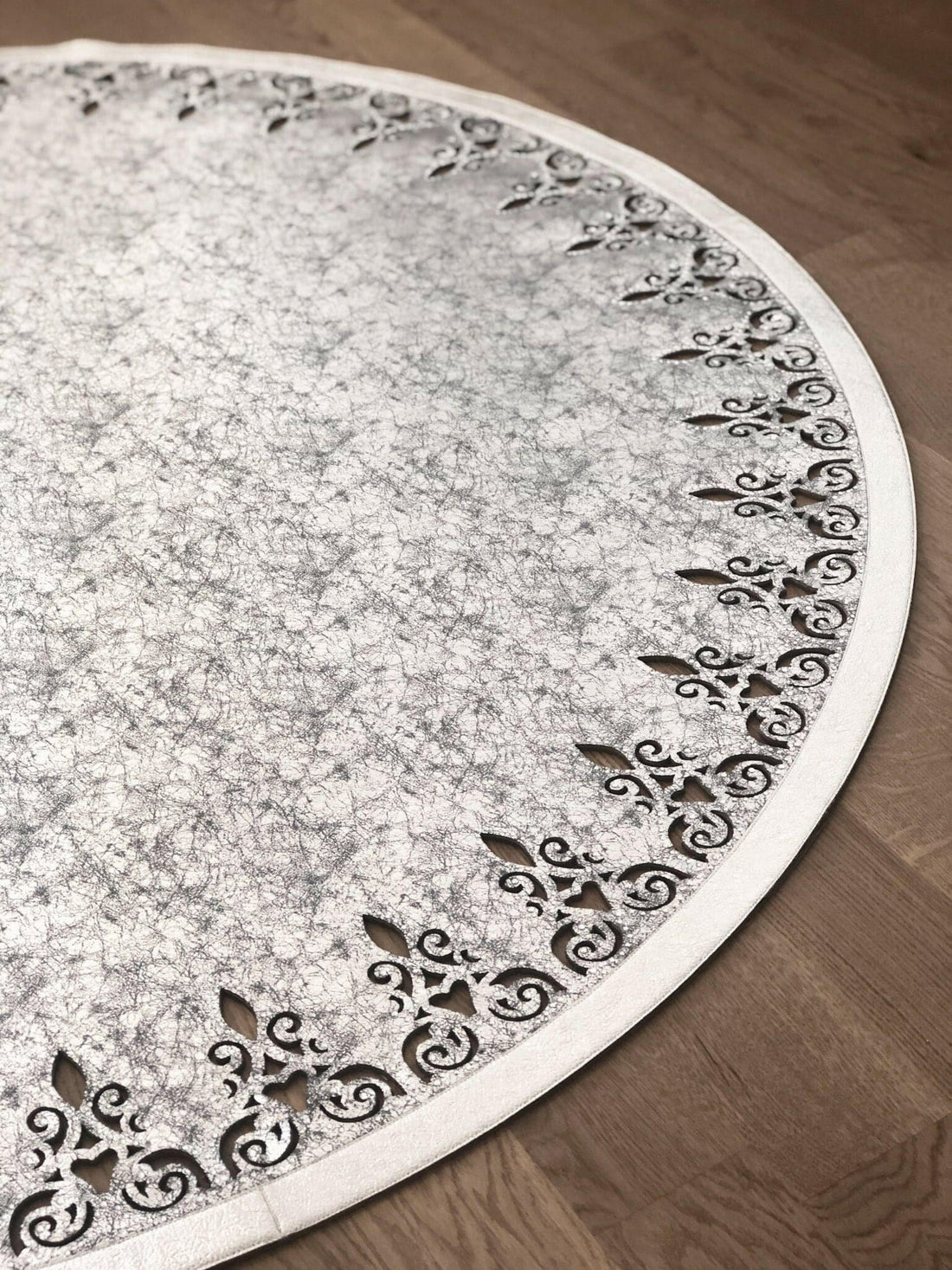 Sena Round Rug
