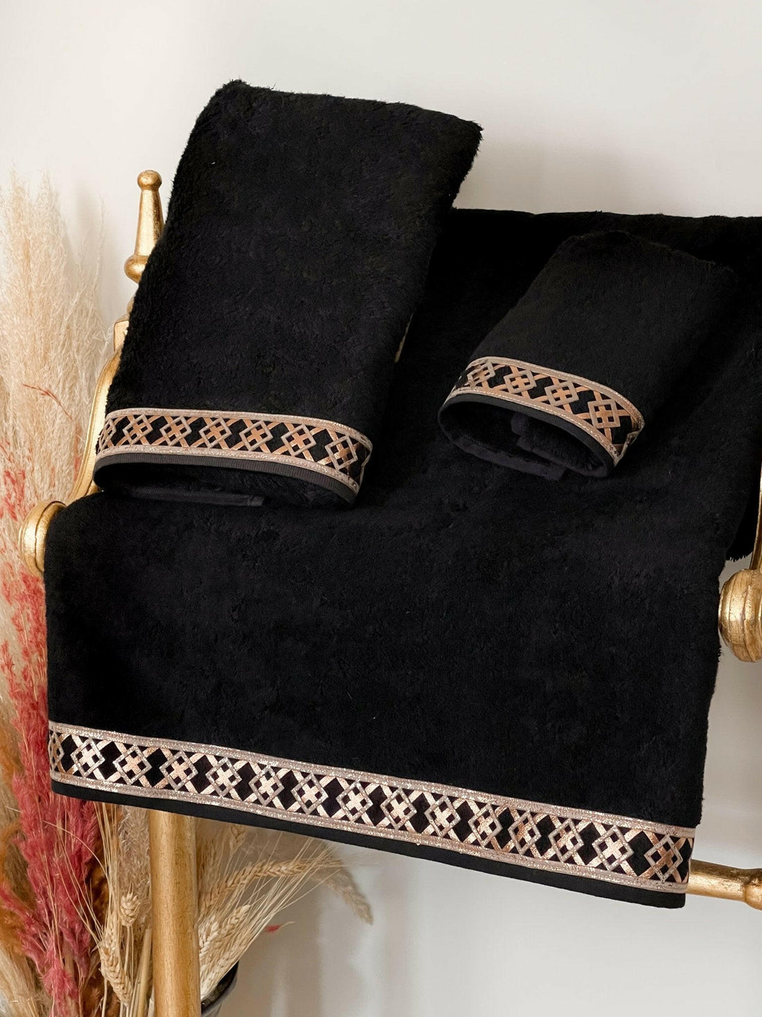 Tara Exclusive Towel Set